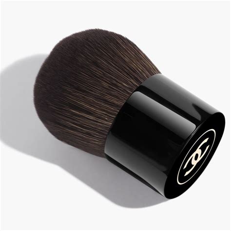 chanel brush set review|Chanel oversize kabuki brush.